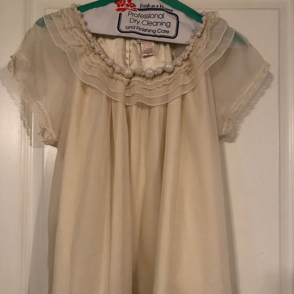 Zoe D Ivory blouse w embellished neckline size Med